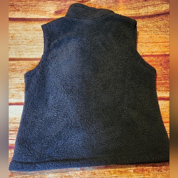 The North Face Women's Black Sherpa Fleece Vest Size Medium - Picture 2 of 9